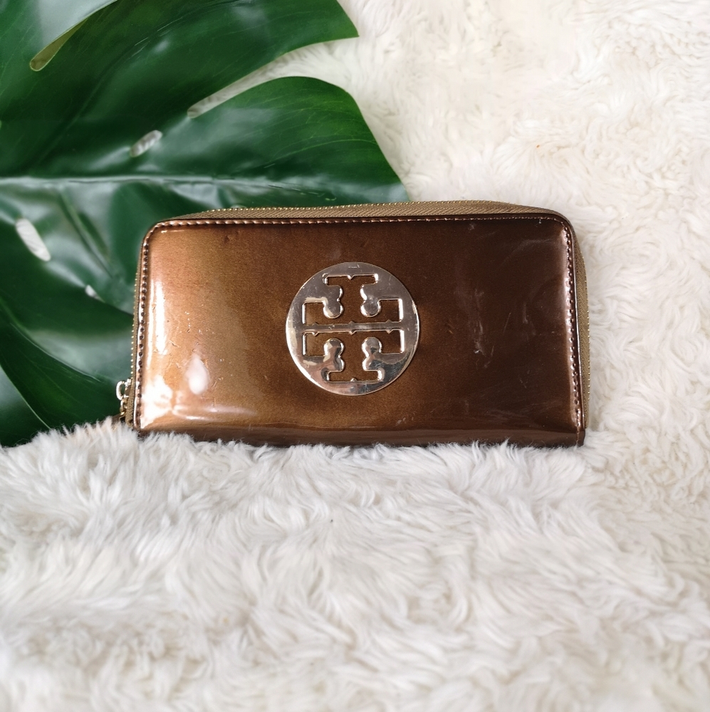 Tory Burch shiny patent leather wallet